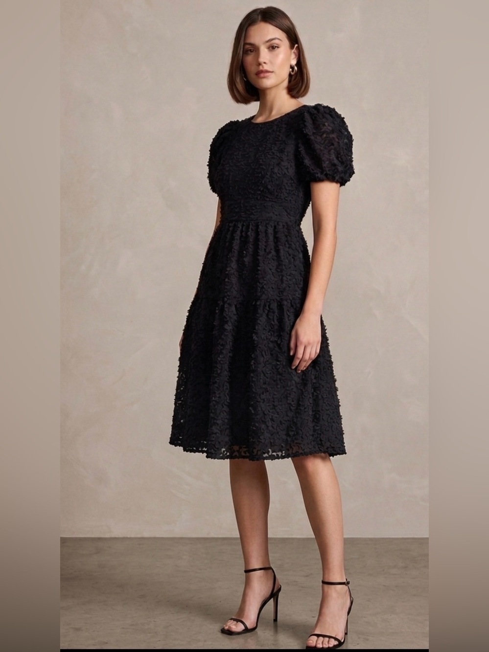 Forever 21 Black Textured Puff-Sleeve Midi Dress size S